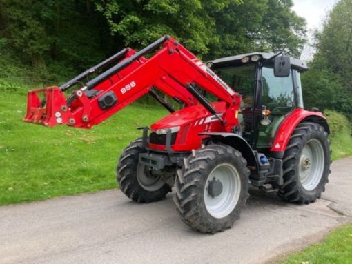 2017 MASSEY FERGUSON 5713 SL TRACTOR C/W 956 LOADER